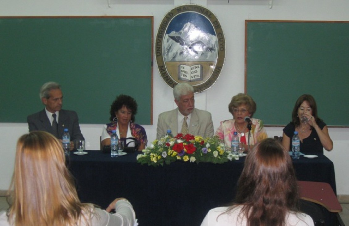 imagen Realizan encuentro de facultades de Humanidades y Educación