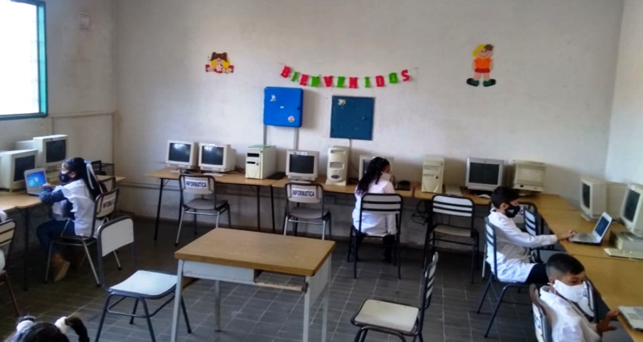 imagen Equipo del ITU optimizó la conectividad en una escuela de Coquimbito