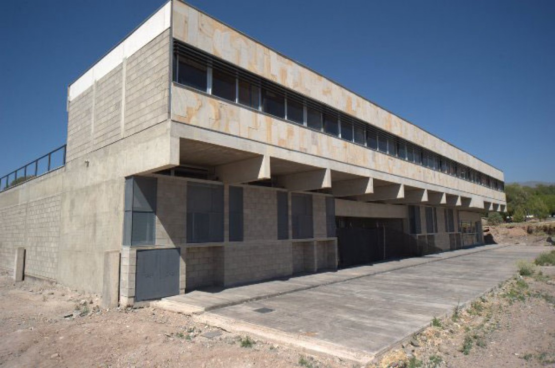 imagen Recorren nuevo edificio de la Escuela de Música