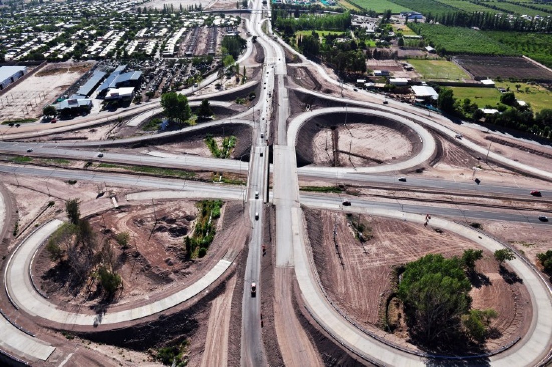 imagen Inscriben para la Especialización en Ingeniería Vial