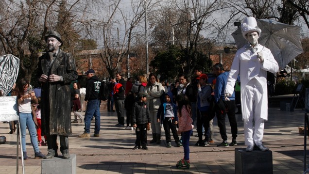 imagen Estatuas vivientes del mundo pasearán por Mendoza