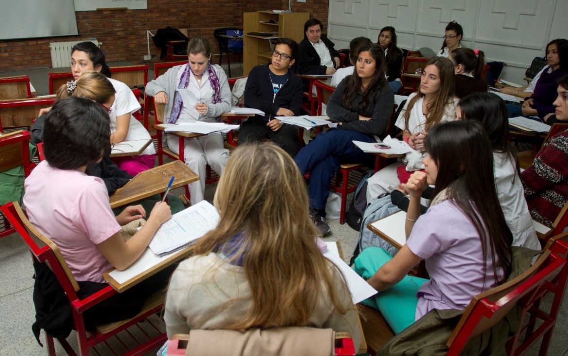 imagen Cómo elaborar un currículum y prepararse para la entrevista laboral