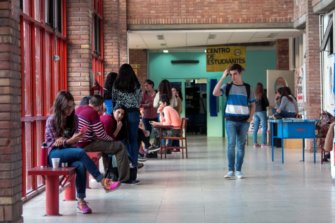 imagen Encuestan a los ingresantes de la Universidad