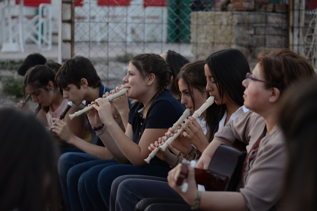 imagen Formarán a niños y adolescentes para tocar instrumentos musicales