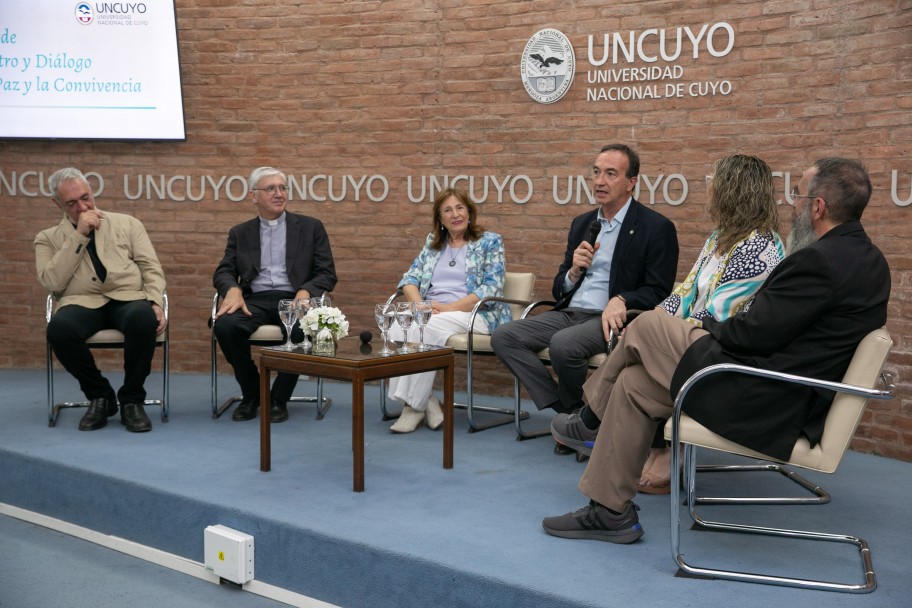 imagen La UNCUYO y el IDI firmaron un convenio que apuesta al diálogo y la convivencia social