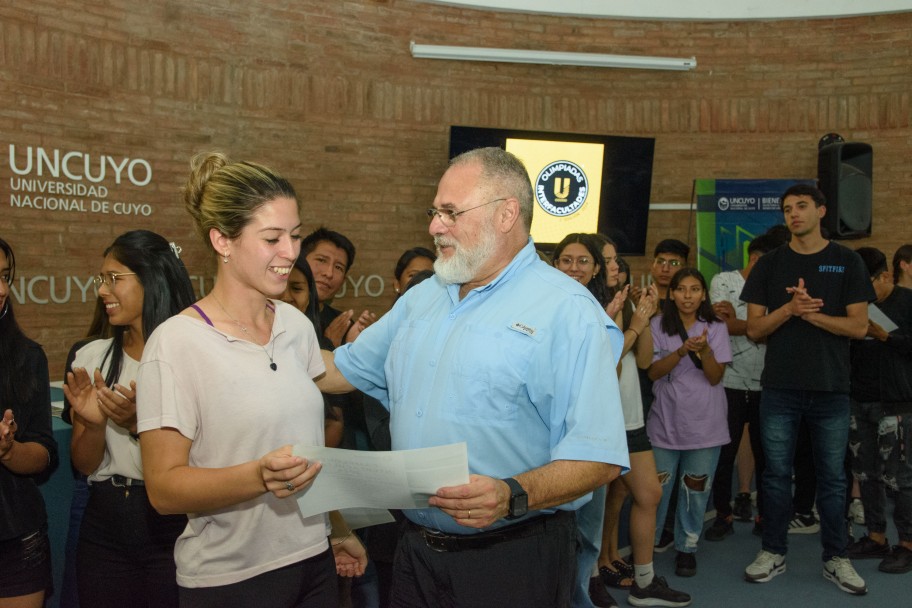 imagen Ciencias Económicas recibió la copa Challenger del Interfacultades