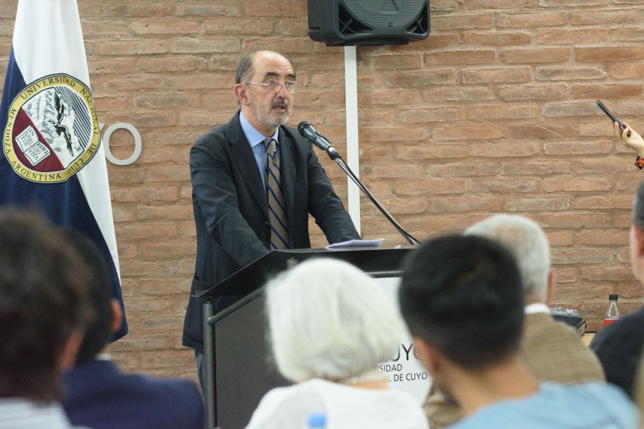 imagen Honoris Causa: el filósofo Daniel Innerarity es para siempre de la UNCUYO