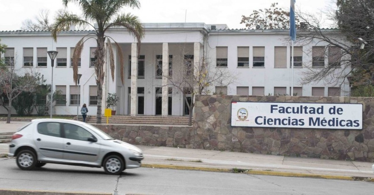 imagen Estudiantes de Medicina vuelven a la presencialidad para completar su Práctica Final Obligatoria 