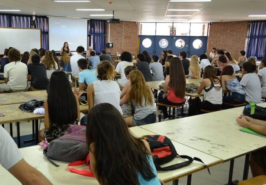 imagen Dos facultades trabajan contenidos de derechos humanos en sus ingresos