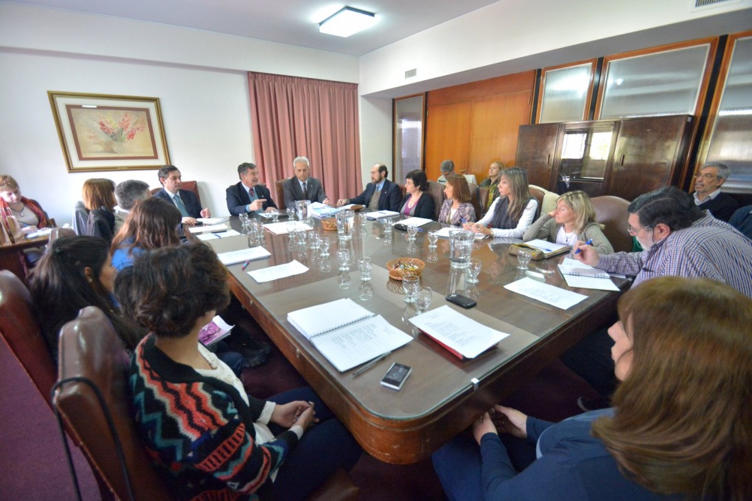 imagen Pizzi se reunió con los consejeros de Filosofía y Letras