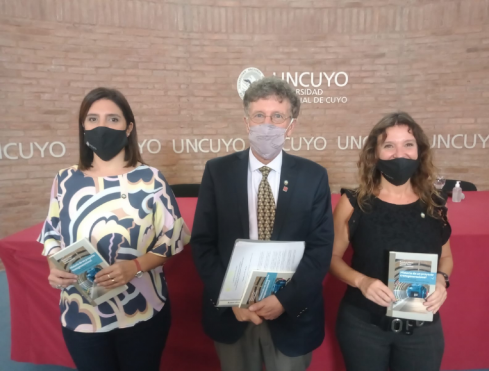 imagen EDIUNC publicó un libro con la historia de las Ciencias Básicas en la UNCUYO