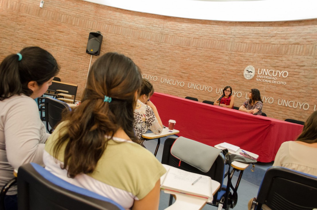 imagen Revisaron la participación de las mujeres en la política