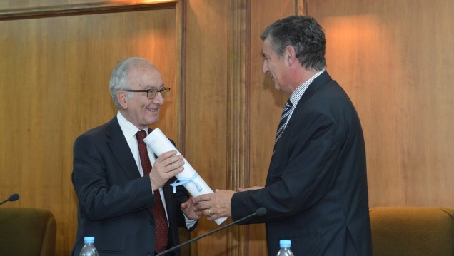 imagen El jurista Luigi Ferrajoli recibió el Honoris Causa de la UNCuyo
