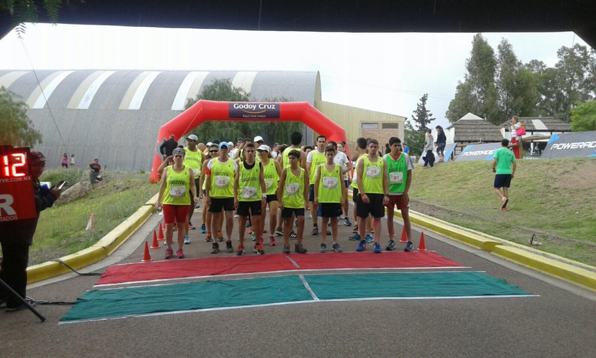 imagen Más de 300 personas corrieron la Maratón de Deportes