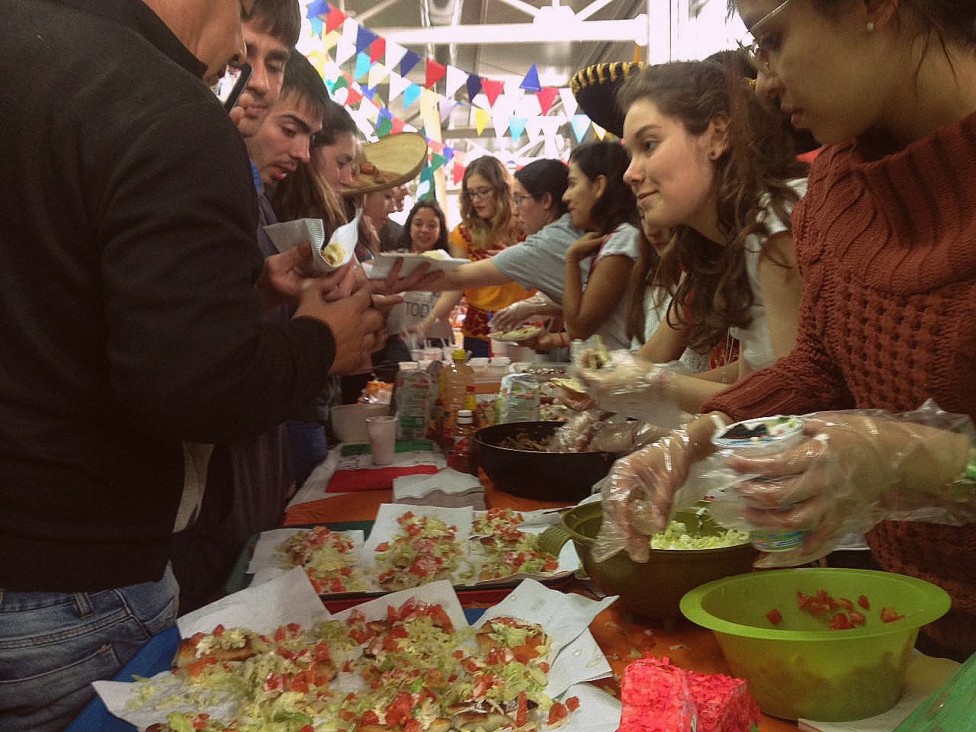 imagen Tradiciones culinarias y culturales extranjeras coparon el Comedor