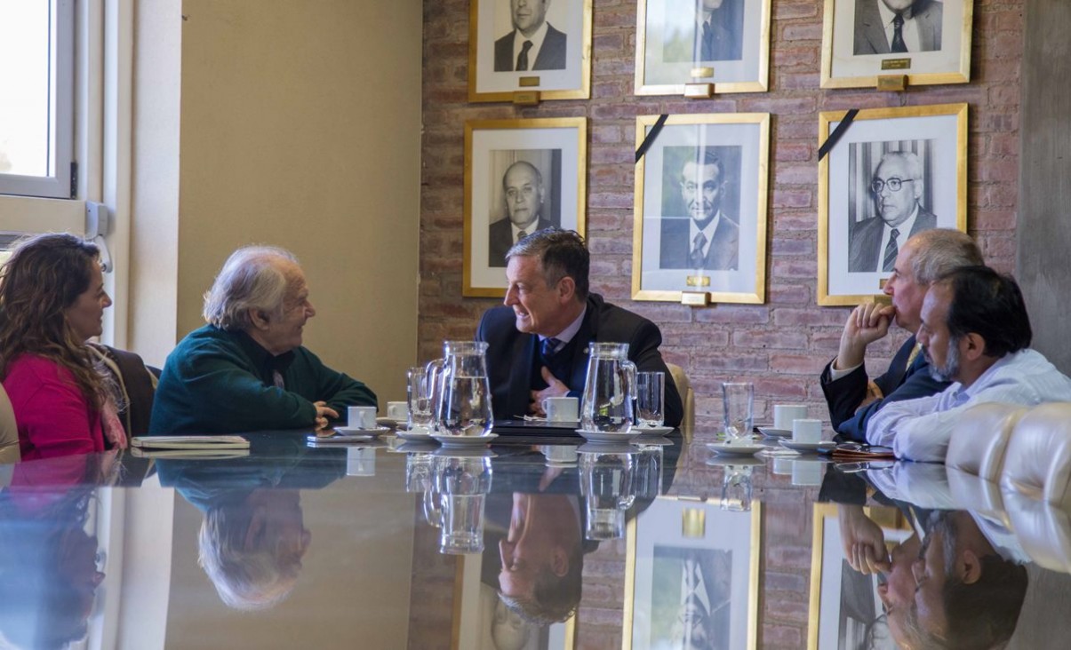 imagen Adolfo Pérez Esquivel visitó la UNCuyo