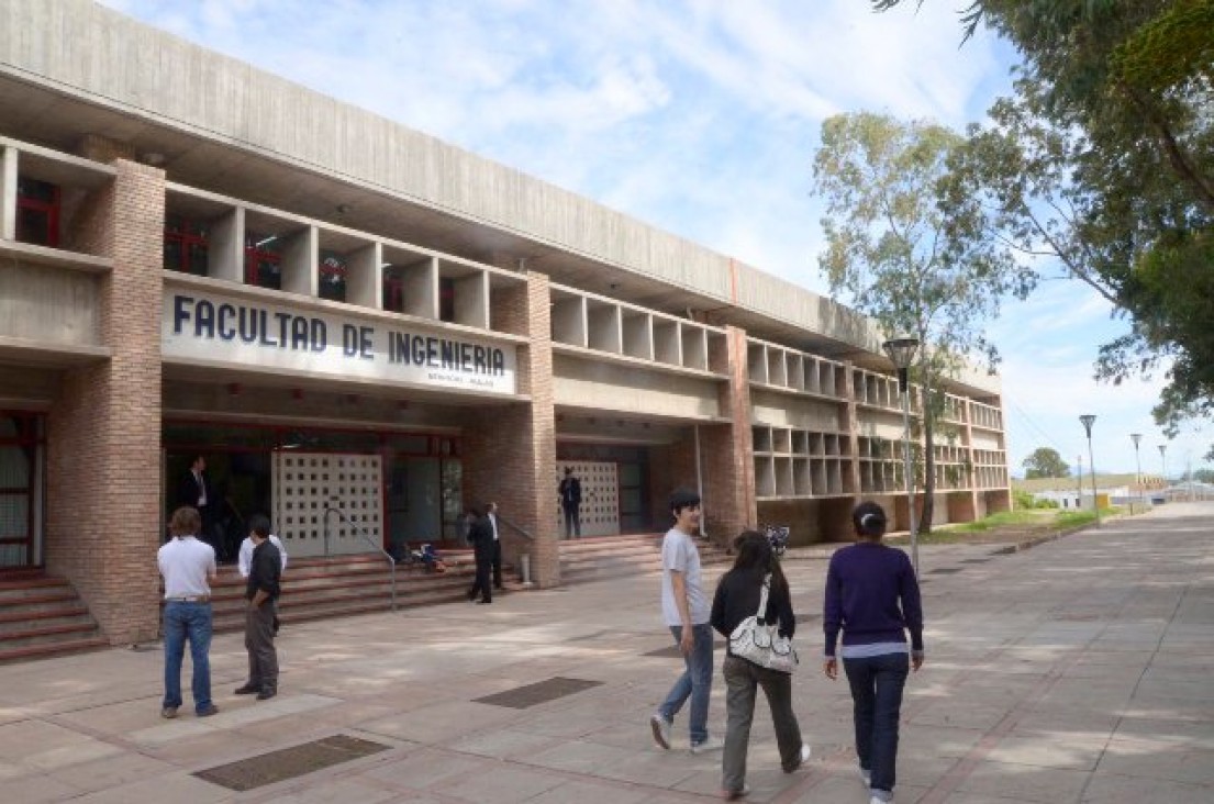 imagen Cargos de profesor titular y adjunto concursan en Ingeniería 