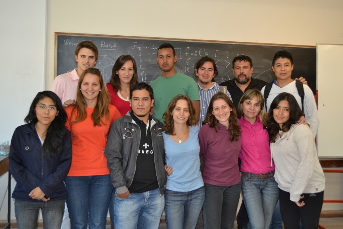 imagen Trece profesionales se perfeccionan en el campo de la energía nuclear 