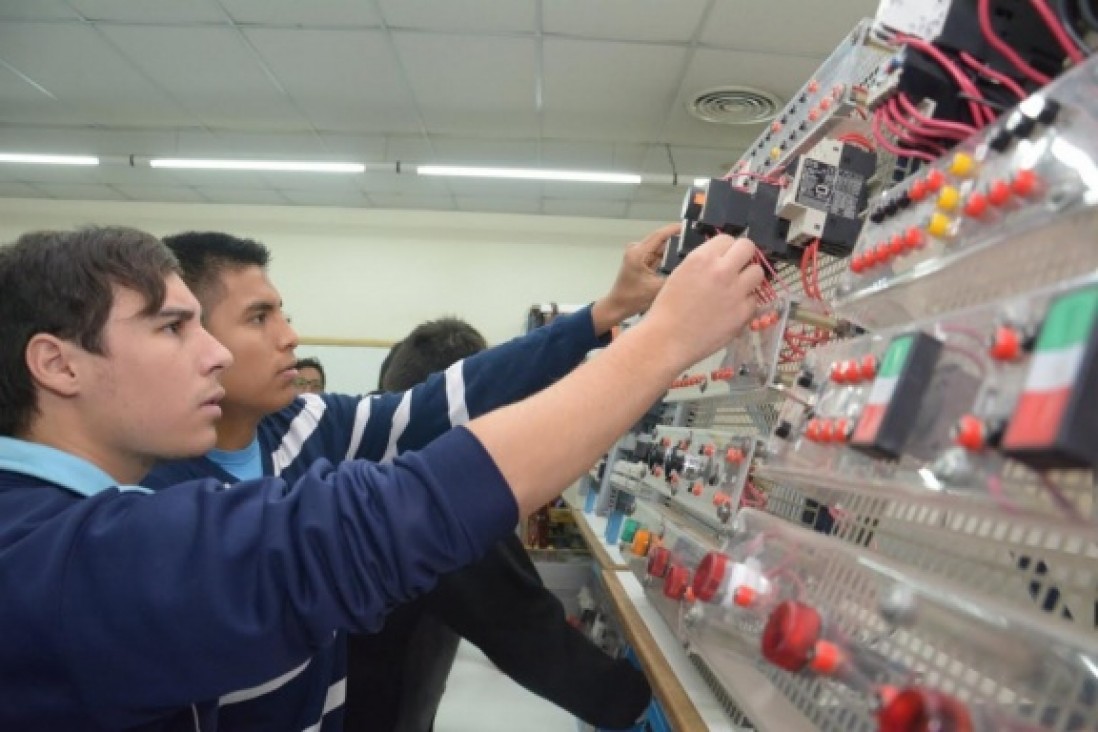 imagen ITU afianza vínculos para que estudiantes se perfeccionen y tengan una salida laboral