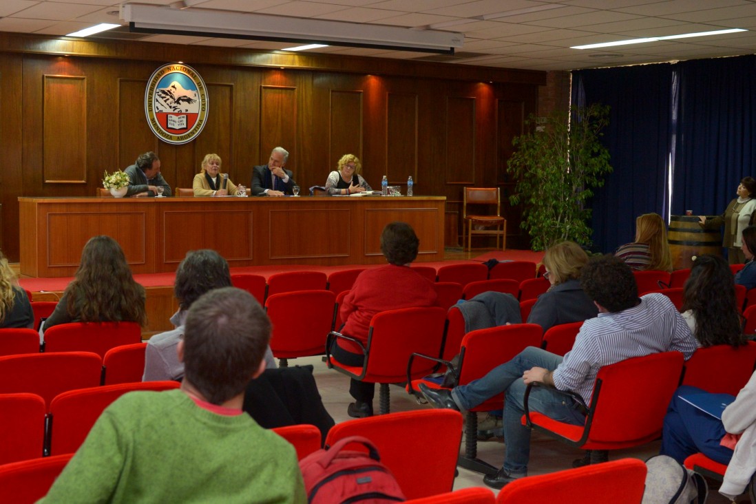 imagen Arrancó encuentro sobre extensión universitaria en salud