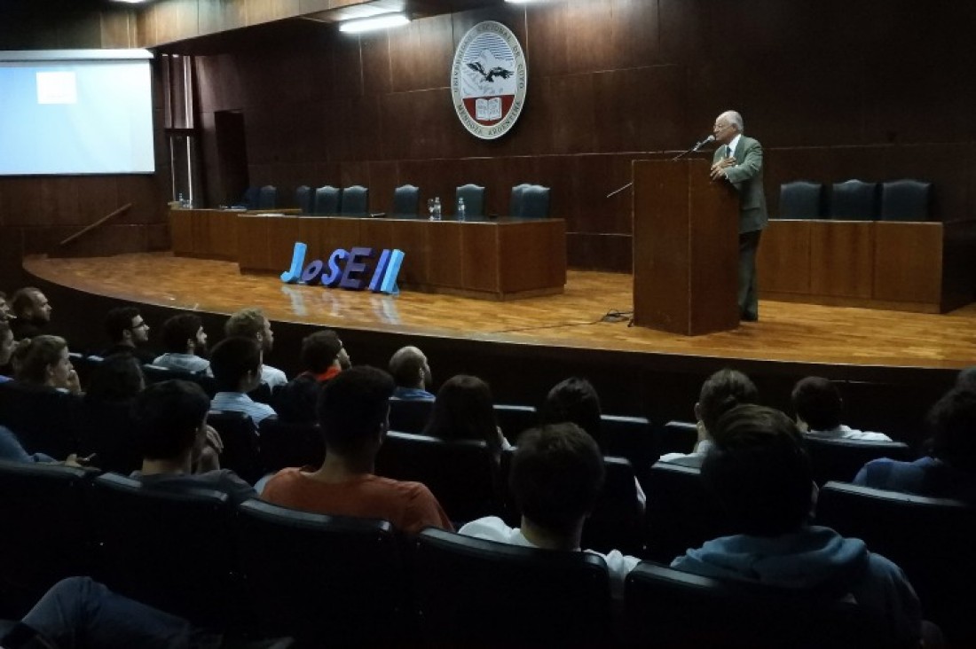 imagen Cientos de estudiantes protagonizaron un encuentro sobre Ingeniería Industrial