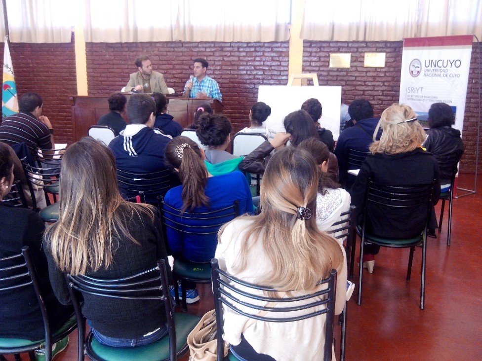 imagen Arrancó taller de radio en La Paz