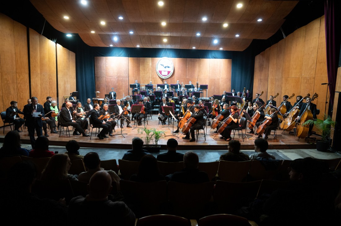 imagen La Sinfónica festejó sus 74 años a sala llena