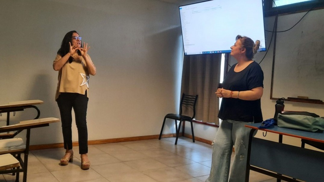 Educar Para Incluir Empezó Capacitación En Lengua De Señas Argentina Prensa Uncuyo 5754