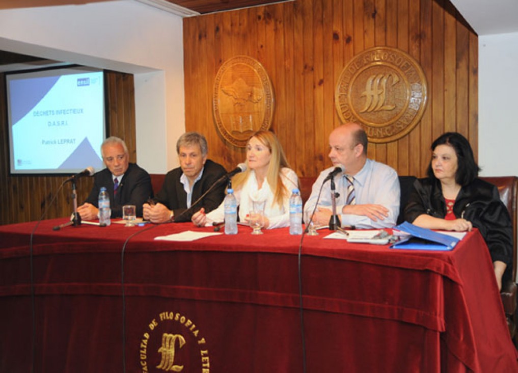 imagen Comenzó seminario sobre experiencia de Francia en tratamiento de residuos patológicos