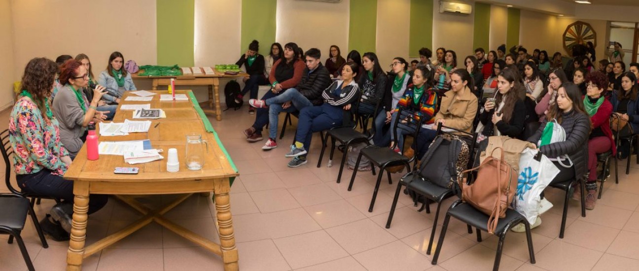 imagen Presentaron publicación sobre el aborto en el Comedor