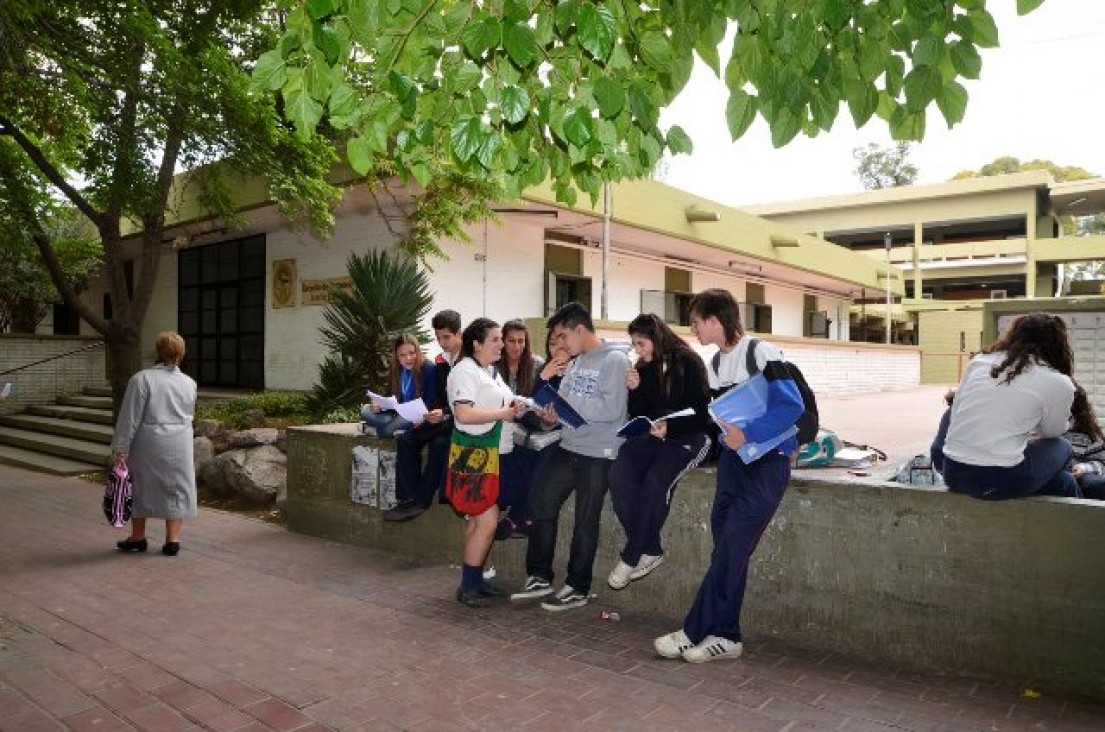 imagen Clases normales en colegios de la UNCuyo excepto el Martín Zapata