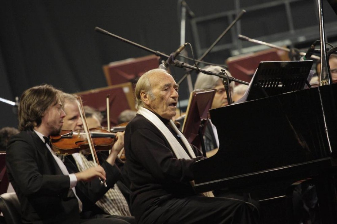 imagen Honoris Causa para el pianista Miguel Ángel Estrella