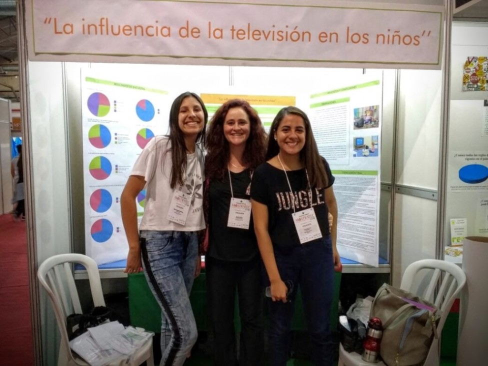 imagen Estudiantes del Magisterio hablaron de la televisión en una feria internacional