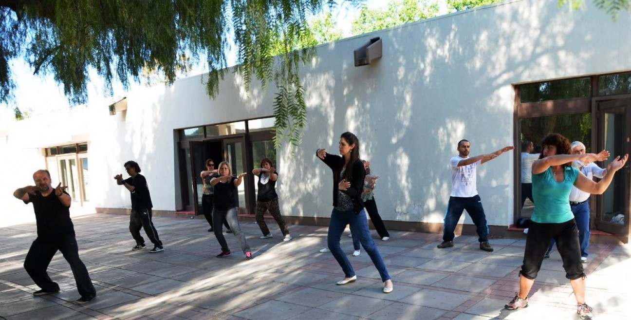 imagen Implementan clases de Tai Chi para mejorar la salud y comenzar el día con armonía