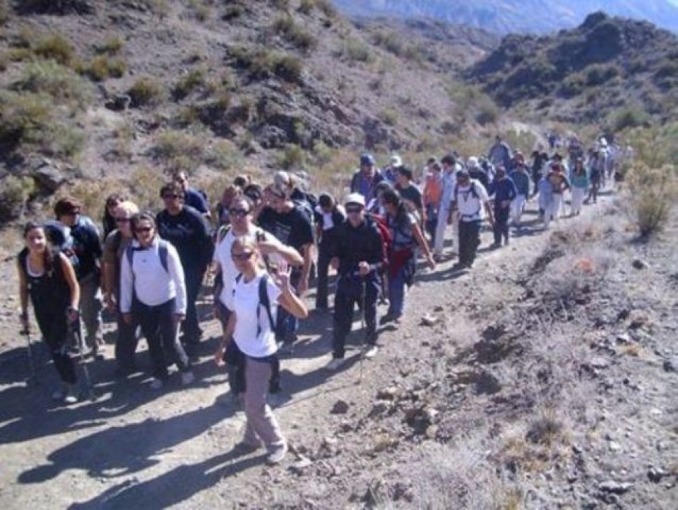 imagen Promueven entre los estudiantes diferentes actividades físicas, deportivas y recreativas