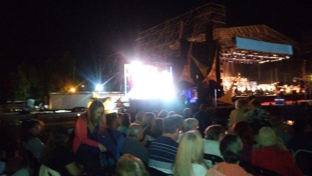 imagen Unos 200 egresados de la UNCuyo disfrutaron de "Cantos de Libertad" en un palco exclusivo