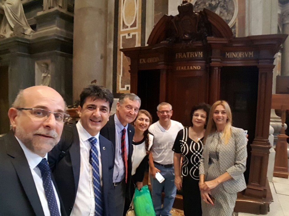 imagen El rector Pizzi se reunió con el Papa Francisco en El Vaticano