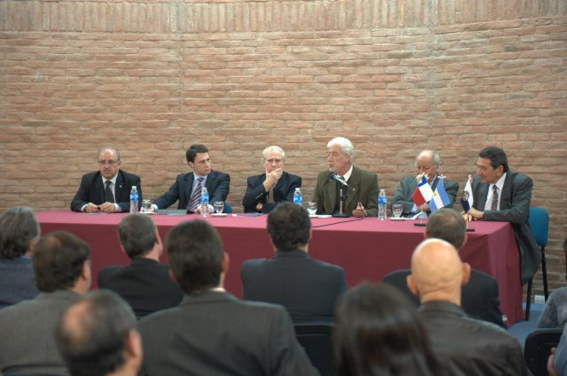 imagen La UNCuyo se involucra en la ejecución del Corredor Bioceánico Aconcagua