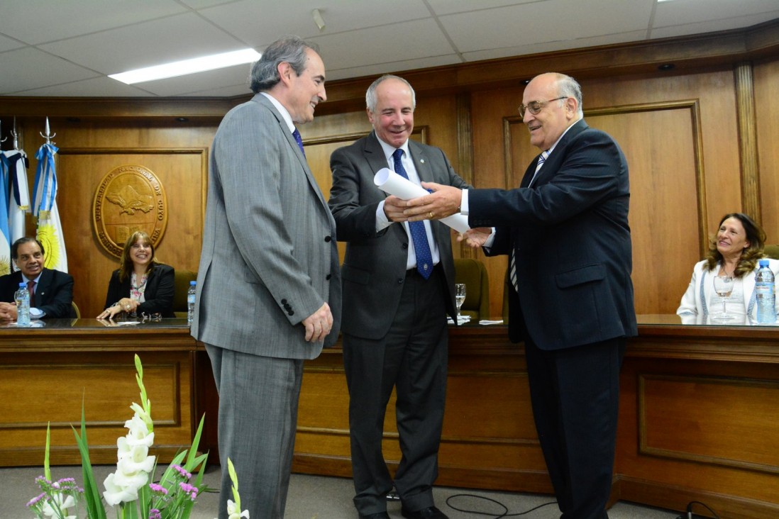 imagen Carlos Livellara, primer Profesor Emérito en Derecho