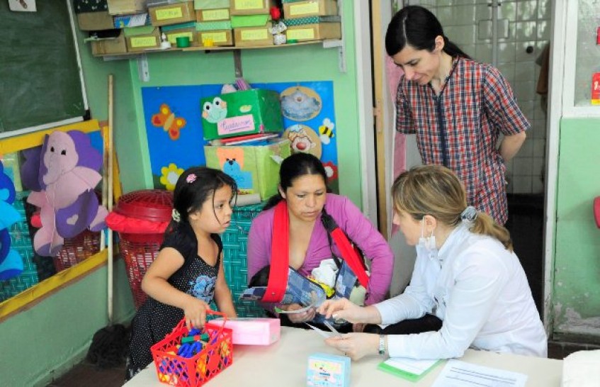 imagen El Hospital Universitario sale a la calle a prevenir y detectar problemas ginecológicos en mujeres de Guaymallén