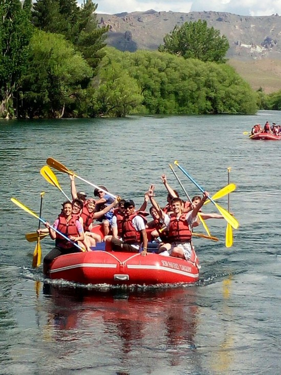 imagen Estudiantes del Balseiro cerraron el año con rafting