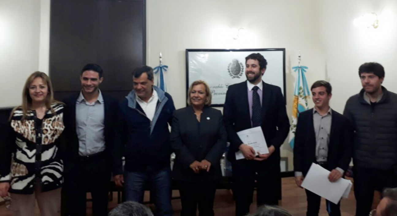 imagen La Legislatura distinguió a estudiantes de Derecho 