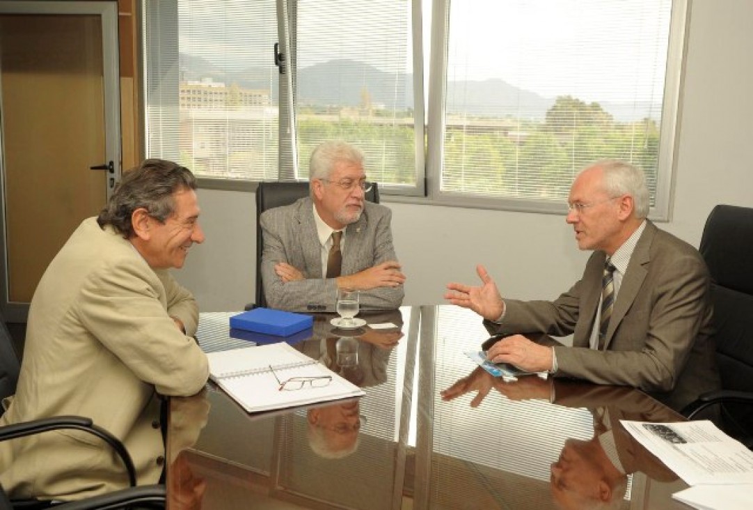 imagen Rector de Universidad alemana visitó la UNCuyo