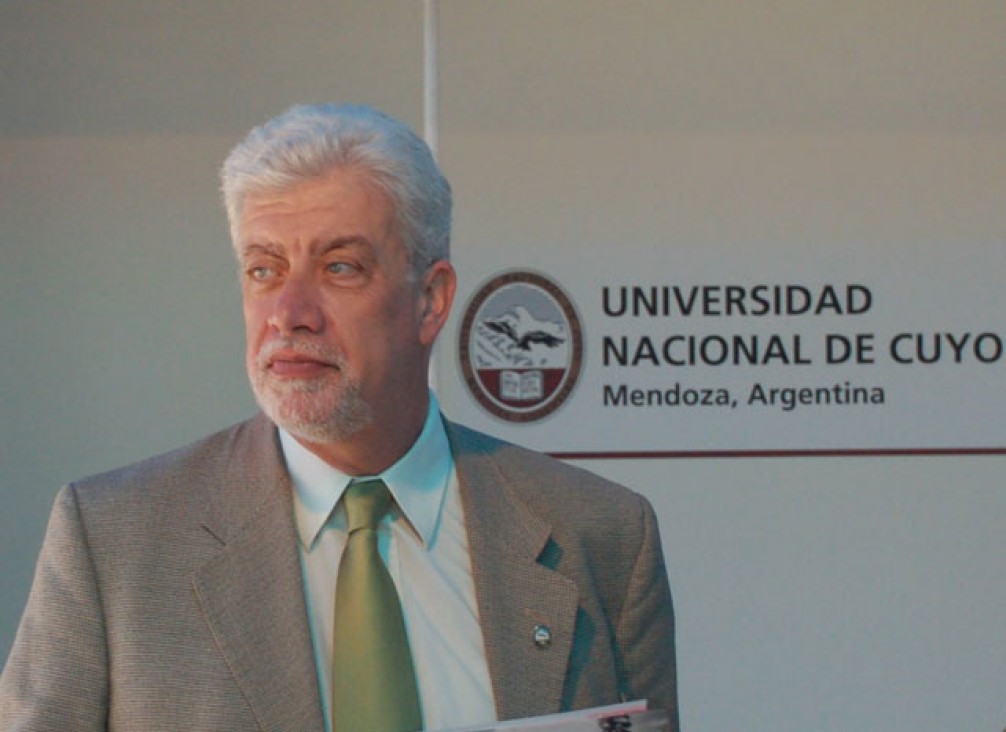 imagen Rector Somoza disertará en Bariloche sobre la internacionalización universitaria