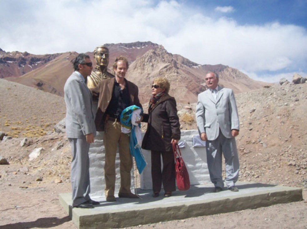 imagen Facultad de Educación Elemental y Especial homenajeó a San Martín en el Parque Aconcagua