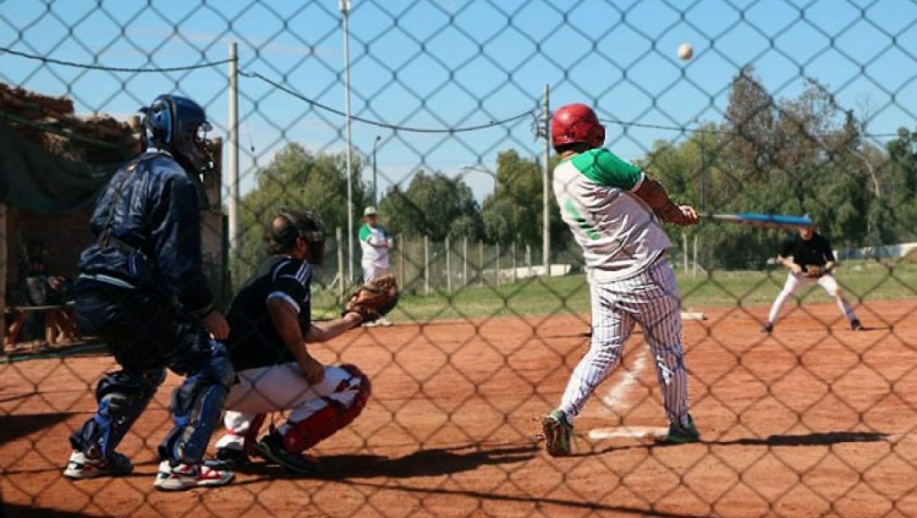 imagen Comienza torneo Vendimia de Sóftbol