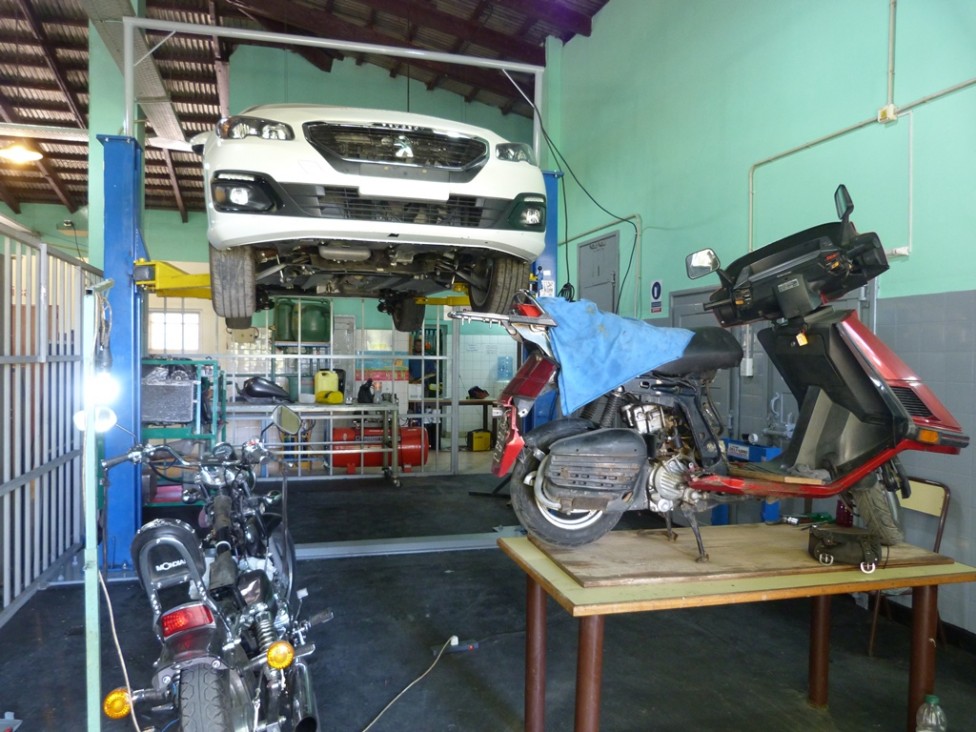 imagen Nuevo taller de mecánica automotriz en la UNCuyo