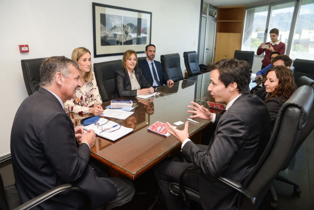 imagen Rector recibió a representante de la Embajada de Francia