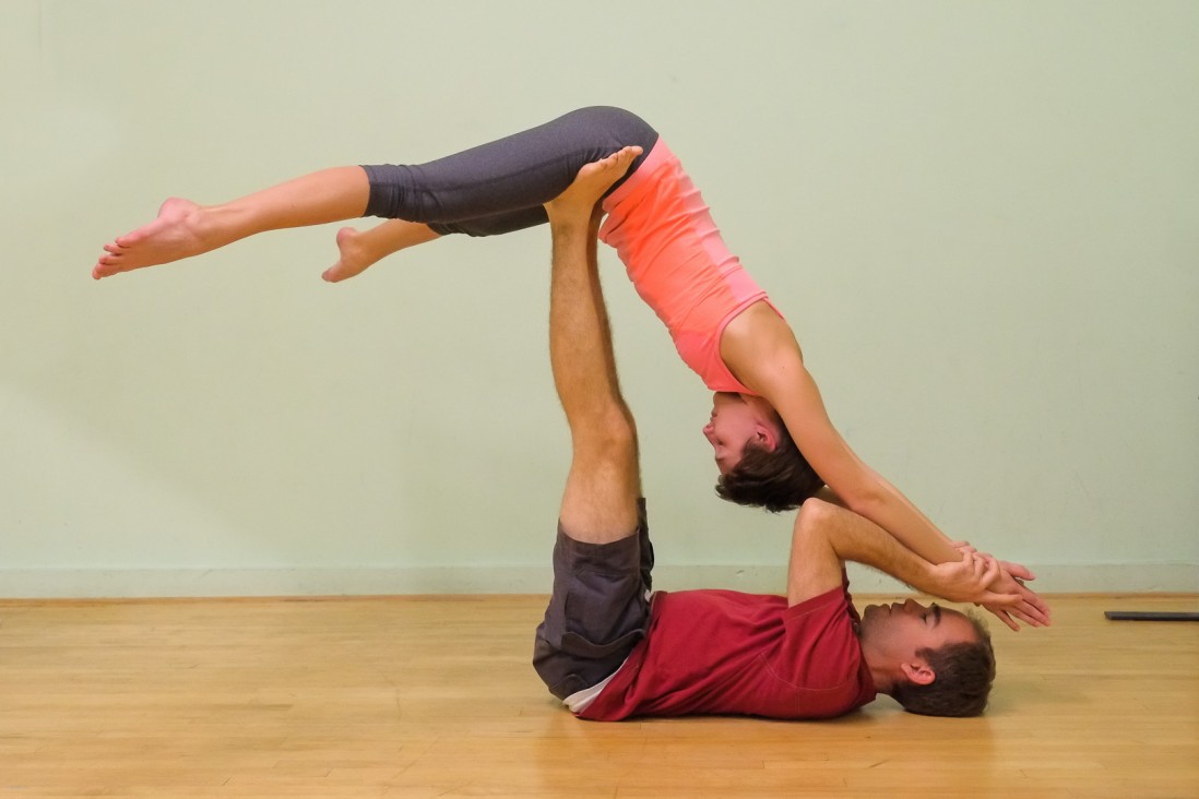 imagen Acroyoga en la Universidad