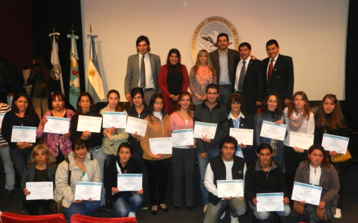 imagen Acto de entrega de Certificados de Cursos realizados en  Malargüe